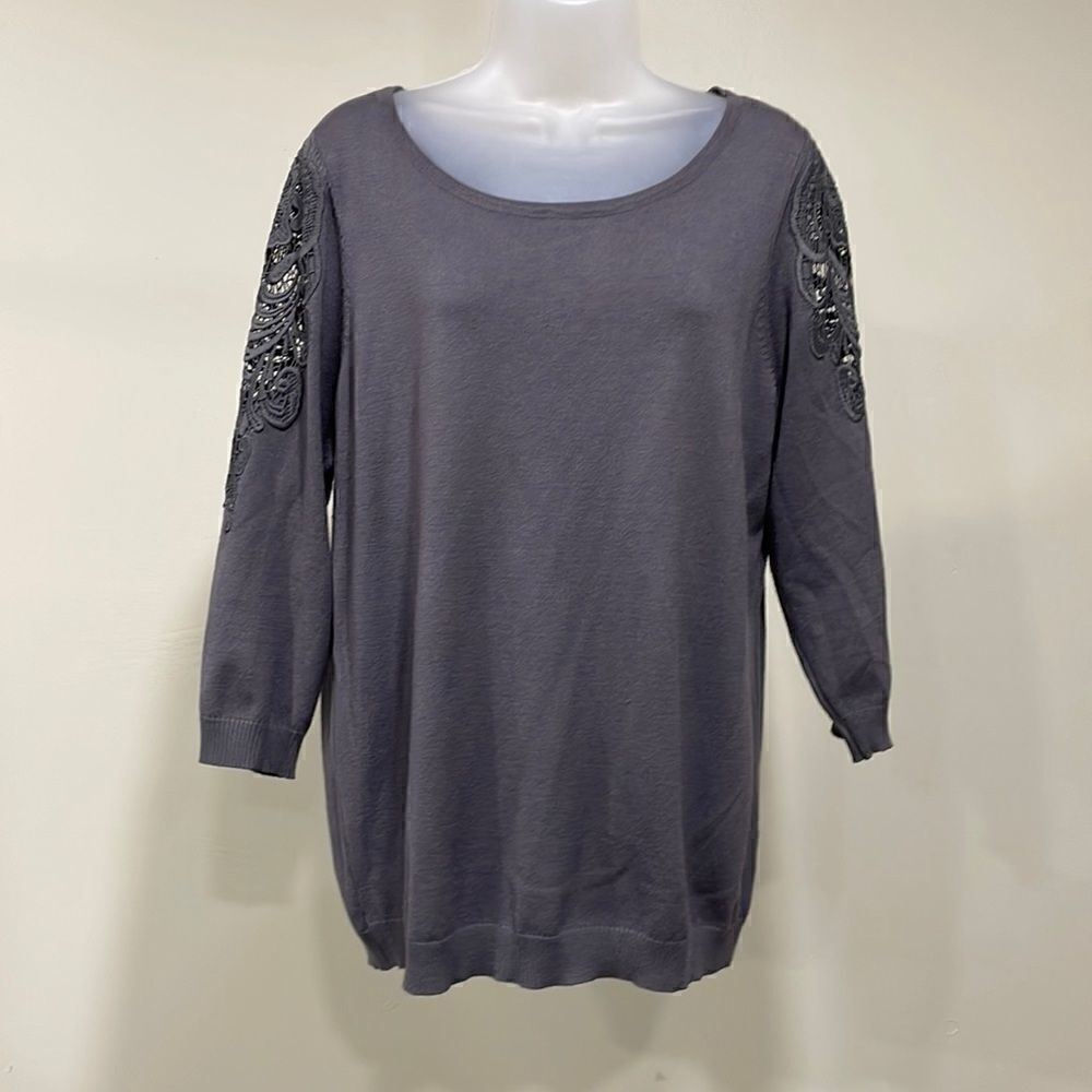 NWOT Avenue Dusty purple/gray blouse with lace shoulder accent. Size 14/16 XL